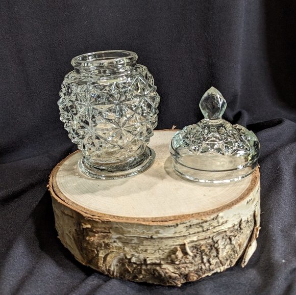 Early 70's AVON CRYSTAL FACETS Cut Glass Jar with Lid - Picture 10 of 10
